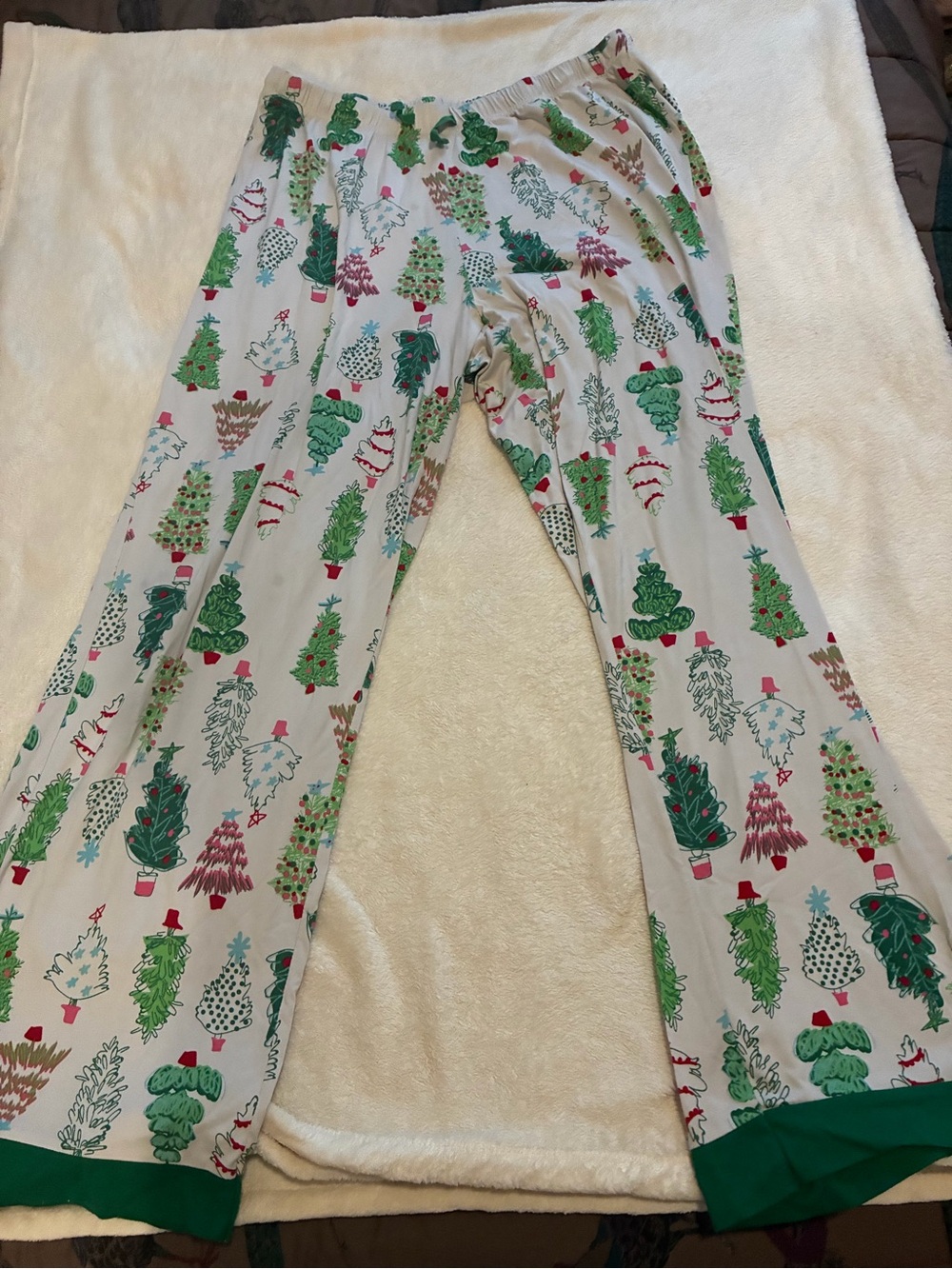 Women’s Holiday Tree Print Pajama Pants - Green